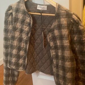 Self contrast quilted puff sleeve bomber crop size large nwt